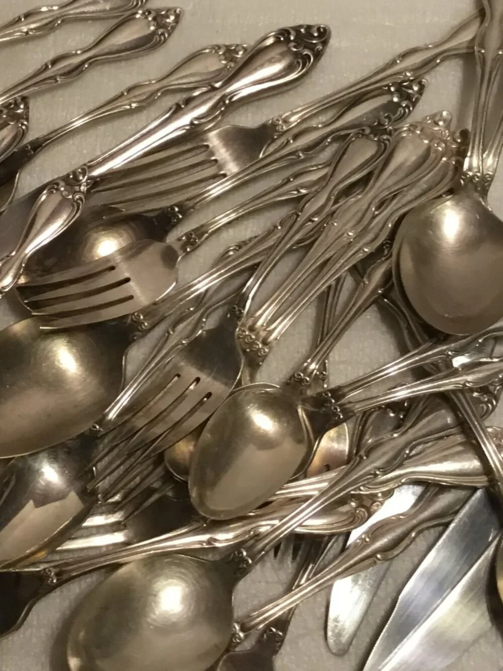 Vintage 1949 William Rogers Oneida silverware 36 pieces Old South II pattern